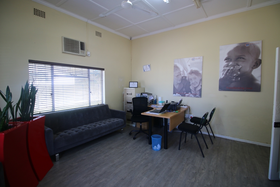 5 Bedroom Property for Sale in Berea Eastern Cape